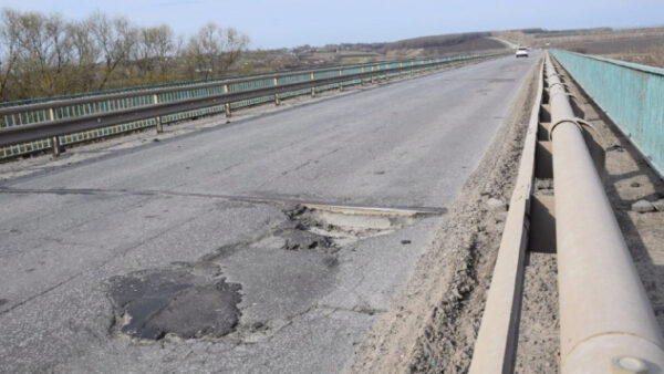 В «ловушку» на мосту через Дон в Хлевенском районе угодили автомобилисты