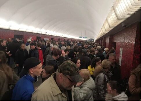 Провал транспортной реформы Смольного привел к «адским» очередям в петербургском метро