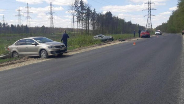В Липецке в тройном столкновении пострадали водители «Киа» и «Лады»