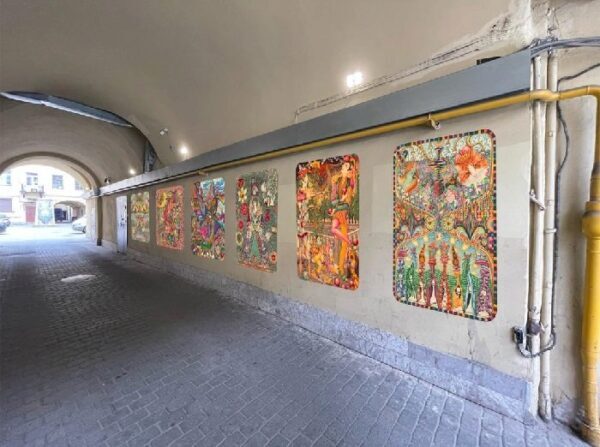 В Петербурге продолжается создание серии «кошачьих» уличных фресок