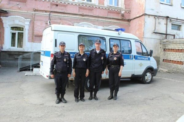 В Свердловской области сотрудники ППС спасли тонувшего мальчика