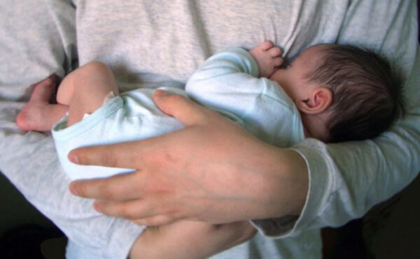 Два жителя Пятигорска обманным путем усыновили младенца