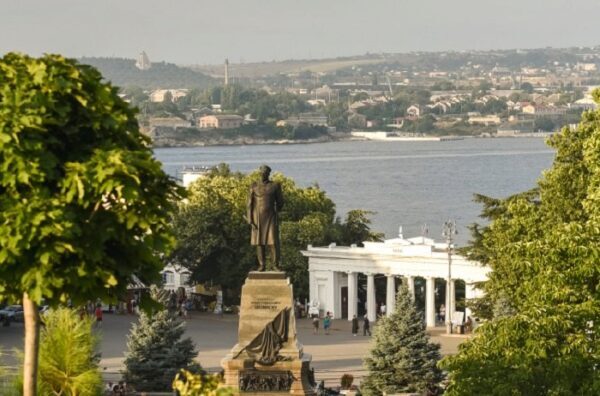 Город-герой чествует своего героя: в Севастополе вспоминают великого флотоводца