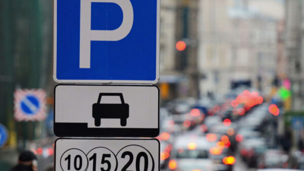 Петербуржцам из платной парковочной зоны не дают дополнительных льгот