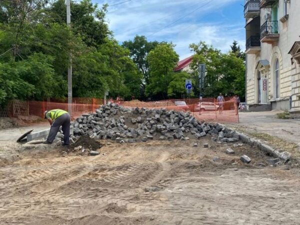 Севастопольские власти возобновили ремонт "многострадальной" улицы Суворова