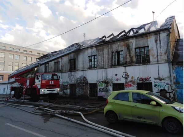 В Литературном квартале Екатеринбурга горело историческое здание