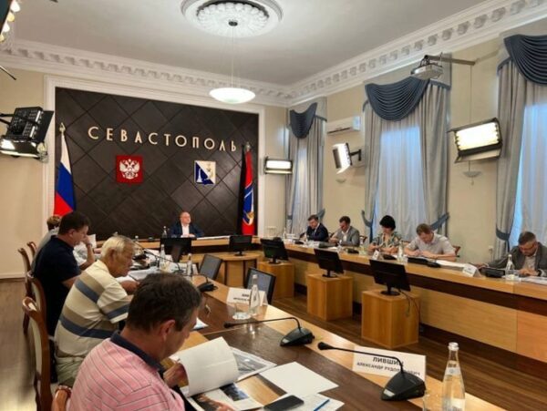 В Севастополе отказались от строительства ТРЦ рядом со штабом ЧФ – но точку ставить рано