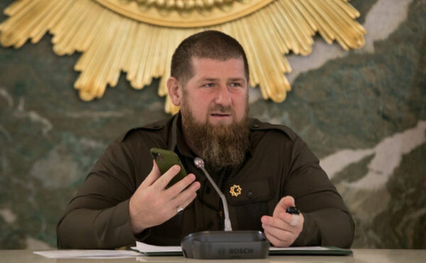Глава Чечни Кадыров заступился за дочь, ставившую лайки