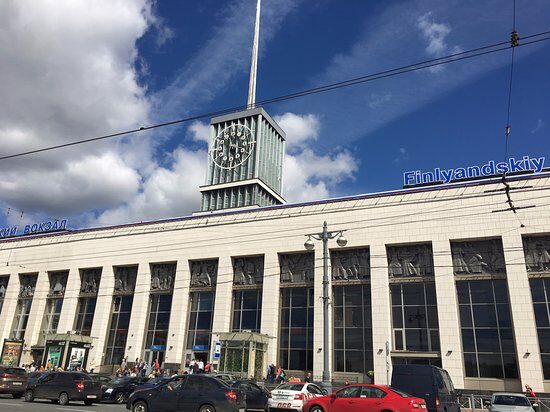 Жители Петербурга возмущены коронавирусными очередями на вокзалах