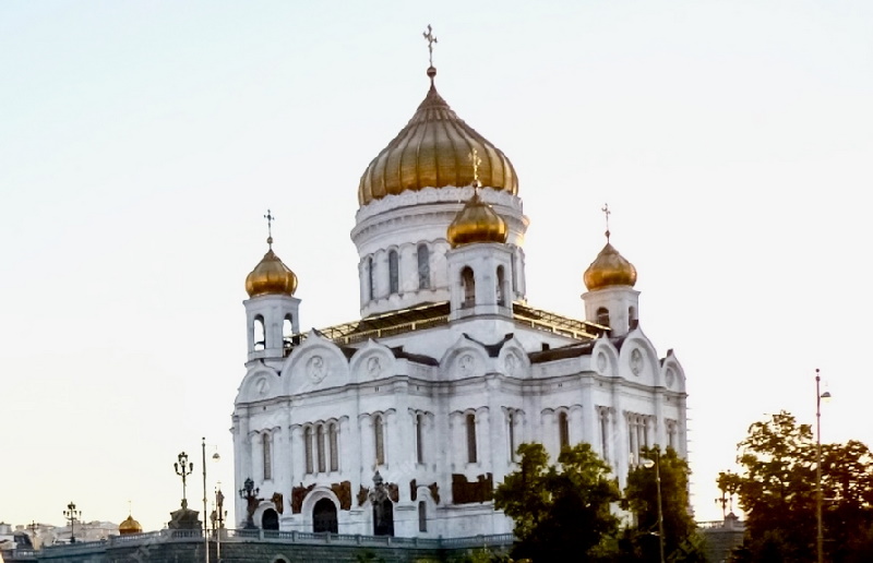 Выставка о духовных и культурных свершениях Ю. М. Лужкова открывается в Храме Христа Спасителя
